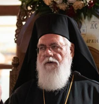 Διακριτικό εικαστικό στοιχείο στη θέση προσωπογραφίας.